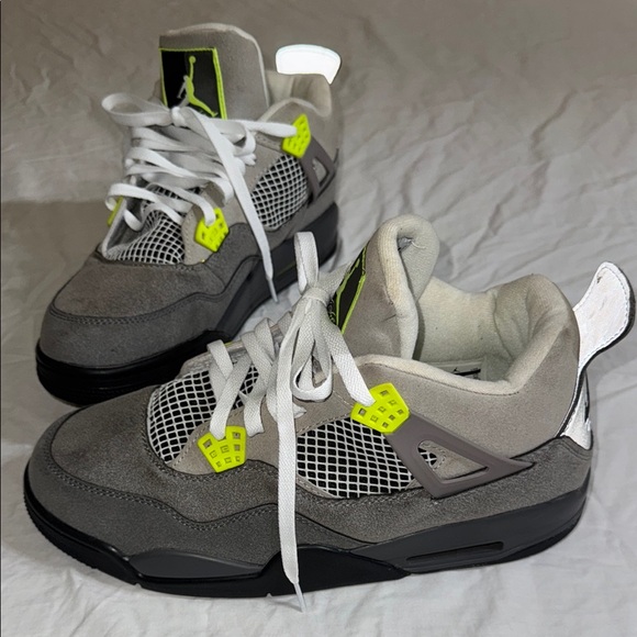 Nike Air Jordan 4 Retro SE Mid Neon 95 Cool Grey Gray Volt‎ 12 - Picture 1 of 14